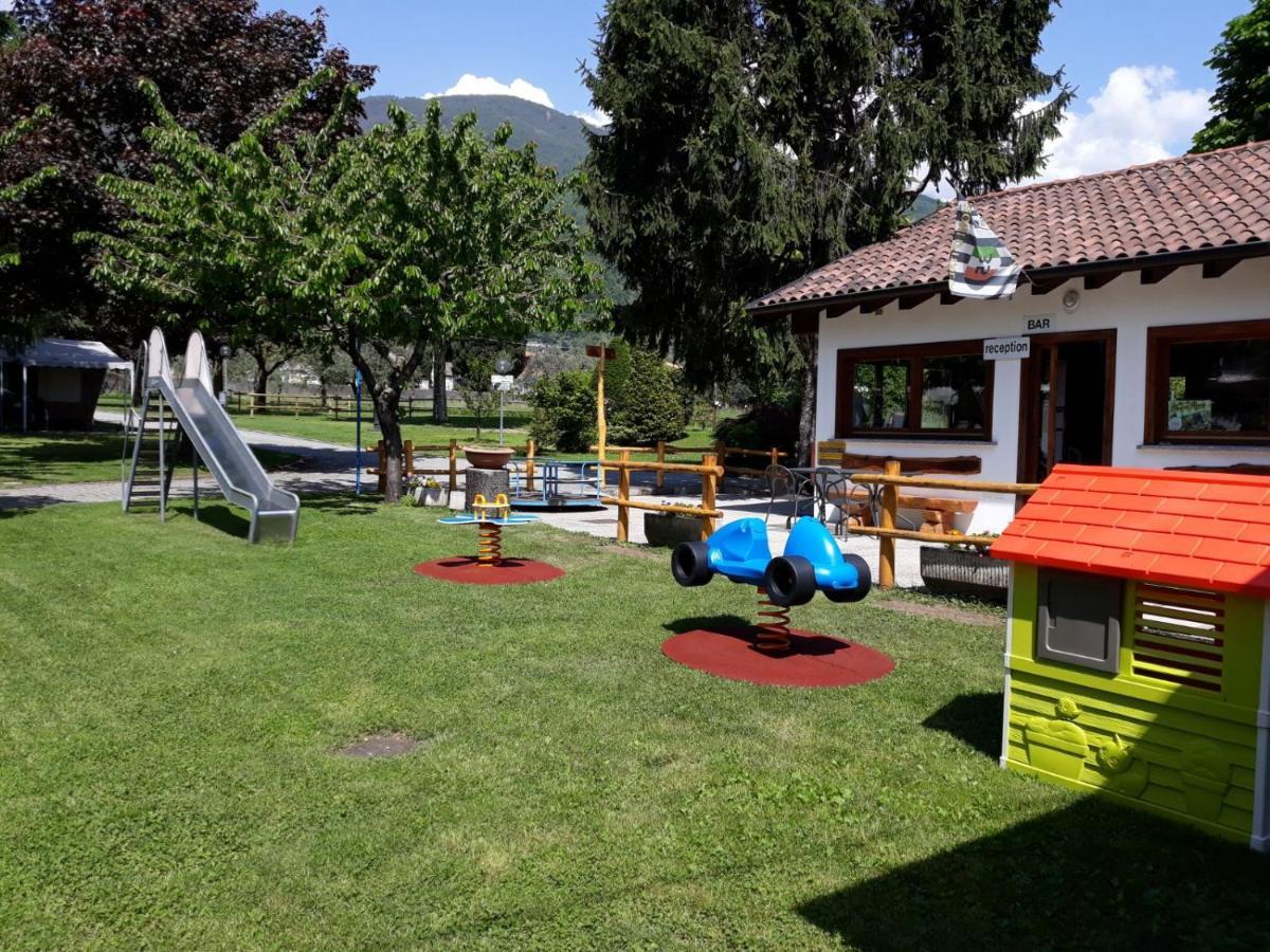 Camping La Breva Dongo Bagian luar foto