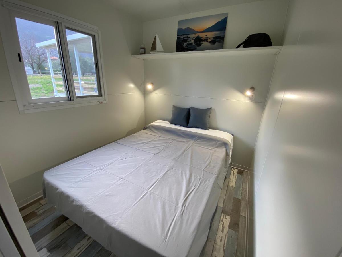 Camping La Breva Dongo Bagian luar foto